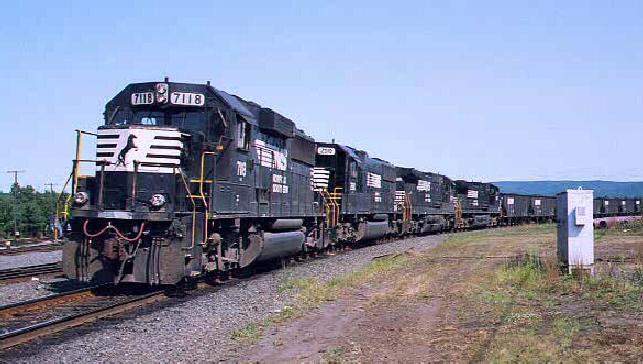 Photo of NS Mt. Tom Run Thru Coal Train at E. Deerfield