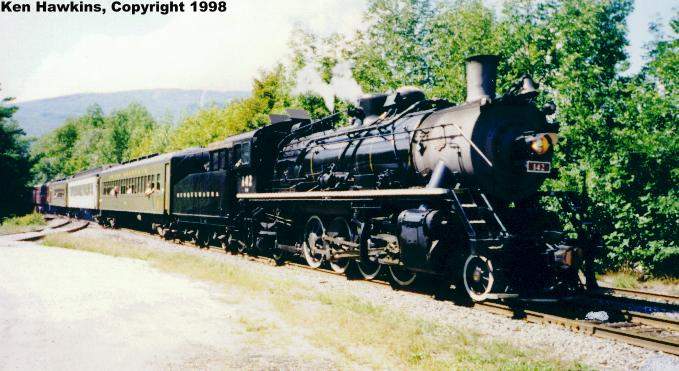 Photo of NYSW 142 pulls into Ludlow, VT.