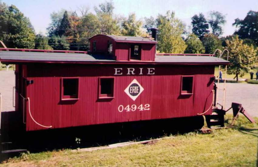Photo of Erie caboose at Middlefield CT taken from PW excursion 9-19-99
