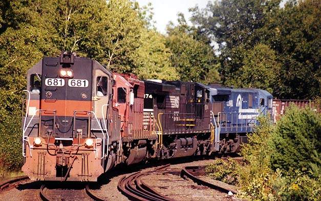 Photo of Empty Bow coal train rounds the bend at S. Ashburnham, MA