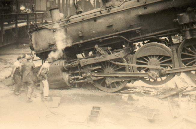 Photo of B&M Engine #3639 after falling into a turntable pit in Boston, MA