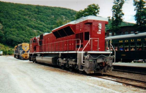 Photo of VRS leased SD90MAC at Transpo 2000.