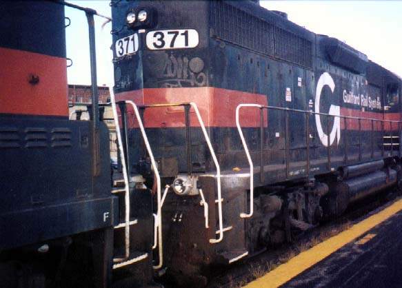 Photo of GRS #371 passing through ayer