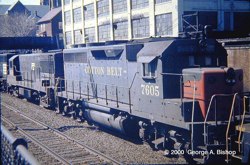 Photo of SSW(Cotton Belt) GP40 #7605 at Worcester MA in April 1971