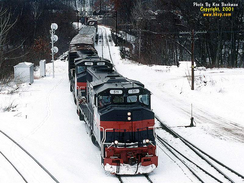 Photo of 2 widecabs lead SRED (Saratoga Springs, NY/E. Deerfield) into E. Deerfield Yard