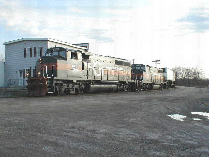 Photo of Guilford Ayer - Halifax TOFC train at Ayer