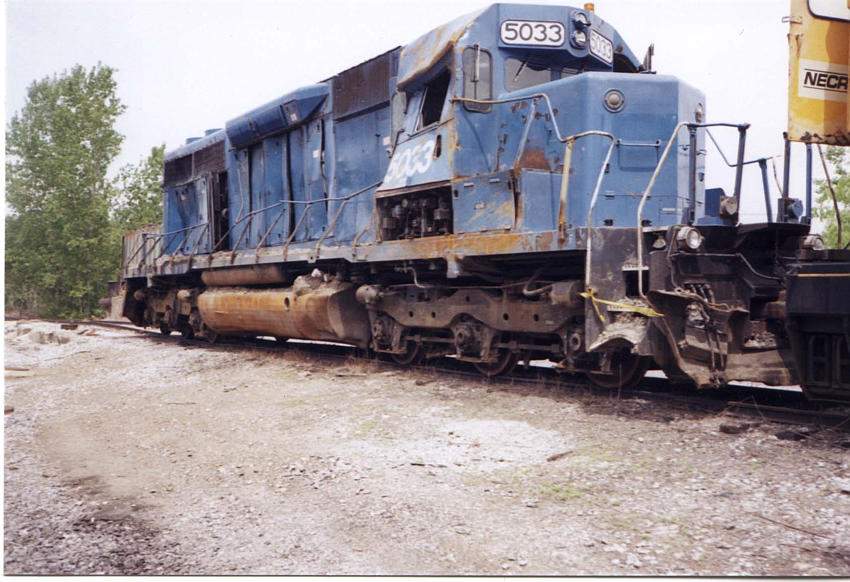 Photo of NECR SD-40 #5033 awaiting repairs in the NECR St. Albans Vermont yard.
