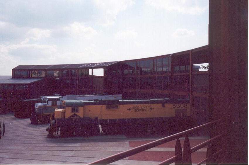 Photo of Reading (Bee Line Service) engine sits next to the Delaware Lackawanna engine.