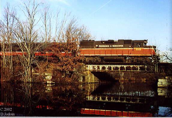 Photo of P&W excursion train in Uxbridge, MA