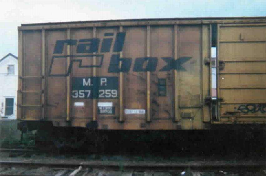 Photo of Railbox Boxcar end #1