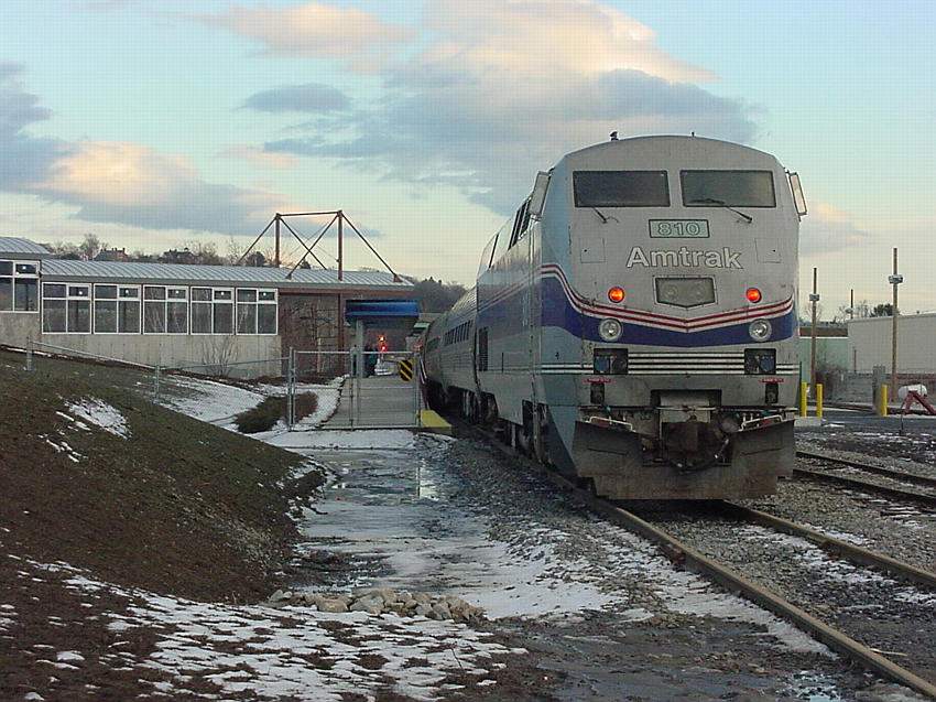 Photo of Amtrak Train 686 at Thompson's Point