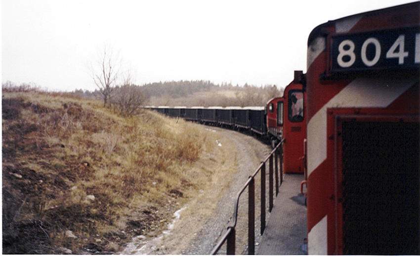 Photo of Windsor and Hantsport Gypsum train leaving Mantua, NS for Hantsport