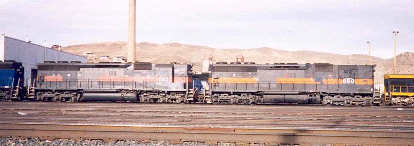 Photo of MRL 680 and 682