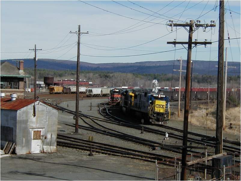 Photo of A CSX empty bow coal running thru ED and WAED's power arriving home