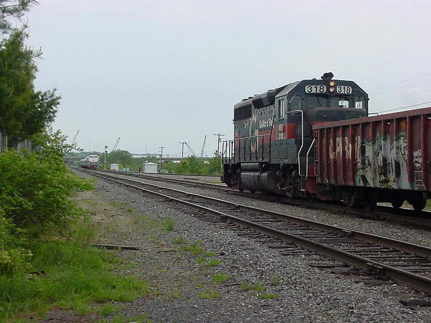 Photo of Switcher 7 waiting for Downeaster No. 686
