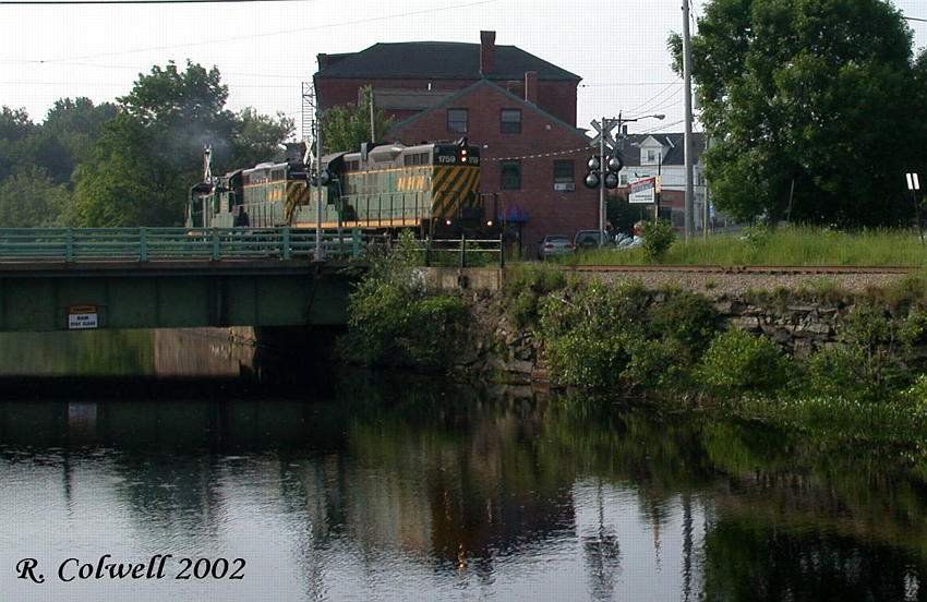 Photo of NHN Northbound, Somersworth, NH  alongside the Salmon Falls River.