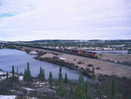 Photo of Qcm 84, 73, and 82 with SB Load, South of Queen, PQ. 10/9/01.