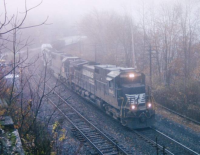 Photo of NS train H66 at Jim Thorpe, PA