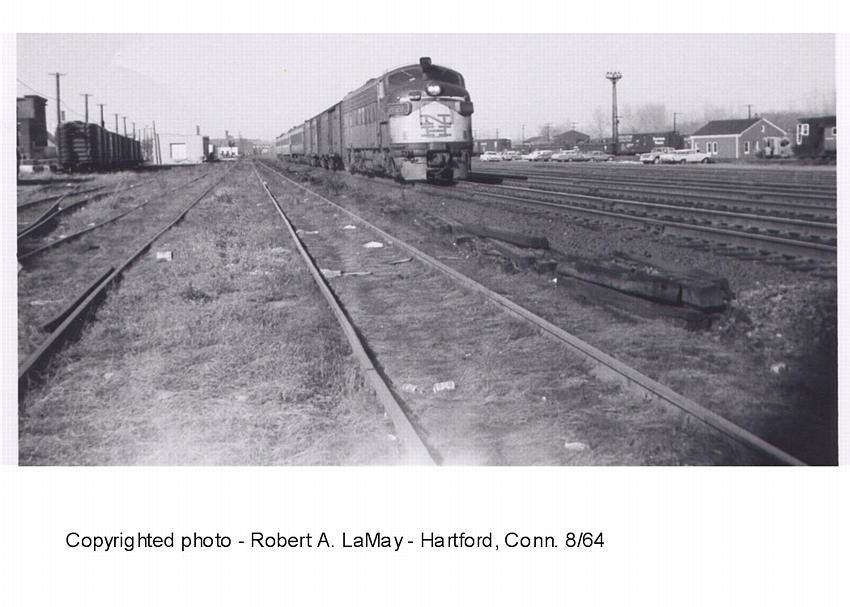 Photo of New Haven local at Hartford, Conn.