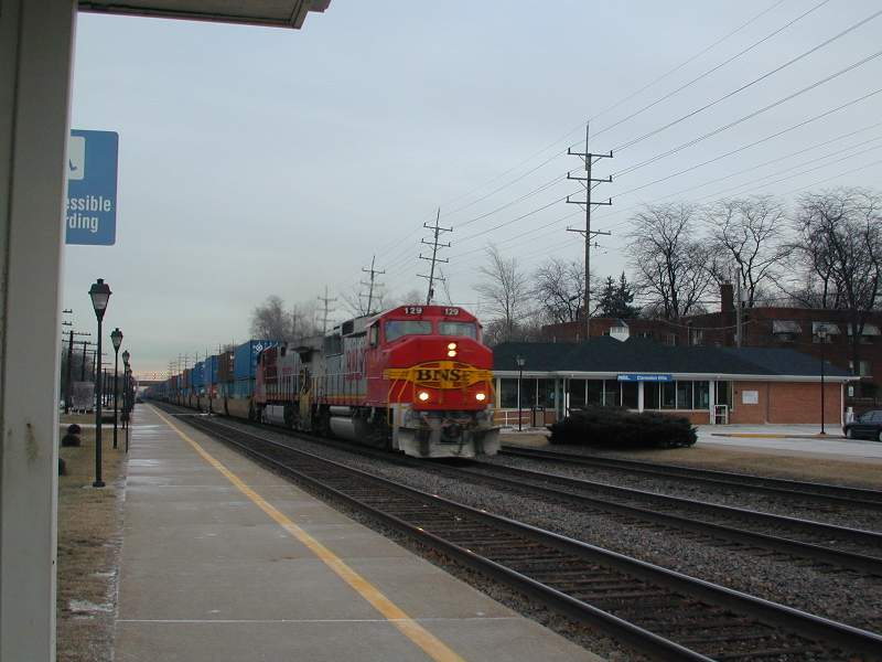 Photo of BNSF westbound at Clarendon Hills, Illinois