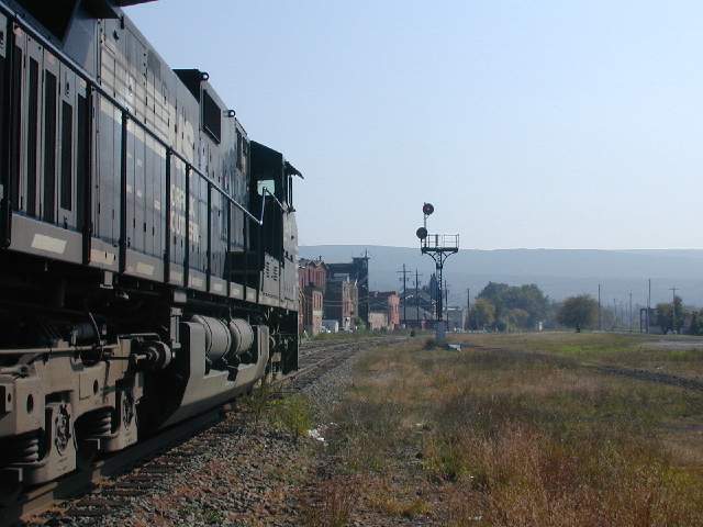 Photo of Eastbound Norfolk Southern freight at Port Jervis, NY