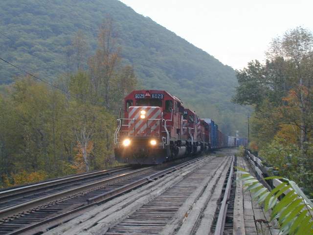 Photo of GRS westbound with CP Rail power.