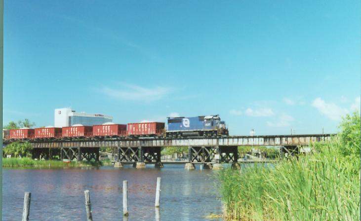 Photo of GP40-2 #437 on Train #921, southbound at Melbourne, FL
