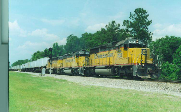 Photo of SD40-2's lead Train #101 at Sunbeam, FL