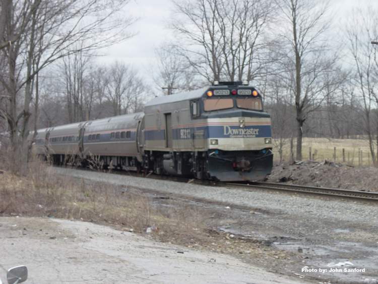 Photo of Amtrak's Downeaster 683 at East Kingston