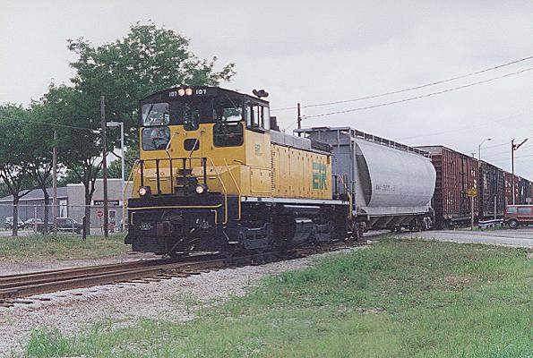 Photo of Essex Terminal SW1500 #107 at Lincoln Rd Yd, Windsor, ON.
