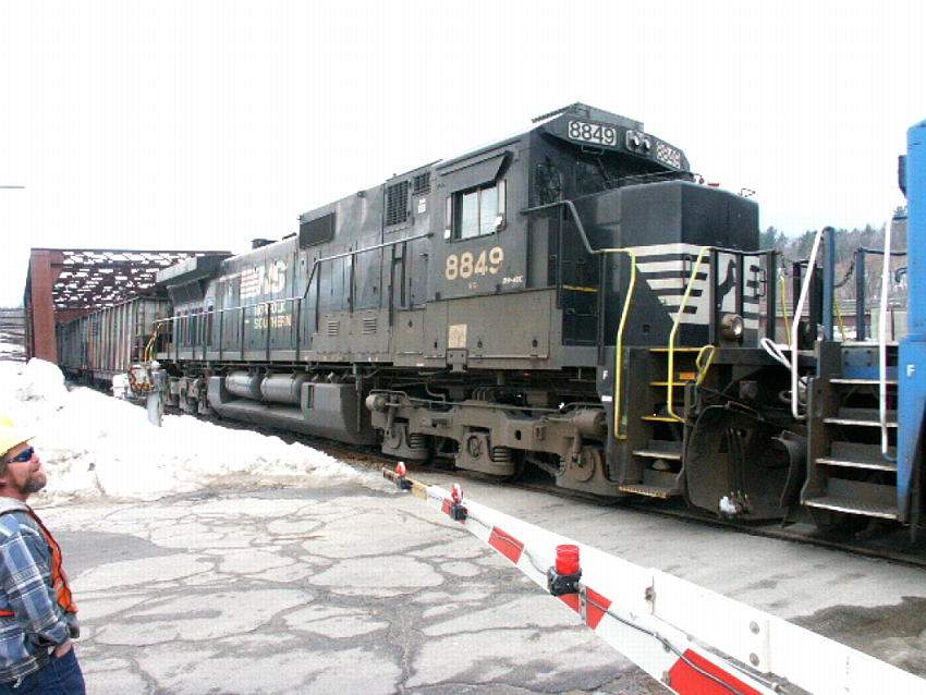 Photo of Yup, ..........looks like the coal train!!!!