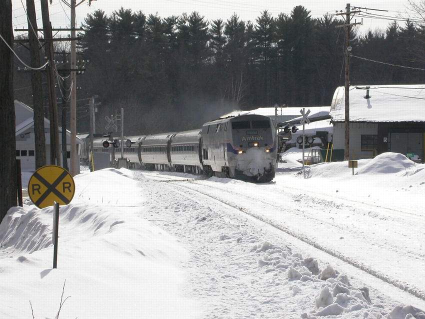 Photo of Amtrak 683 in Newfields