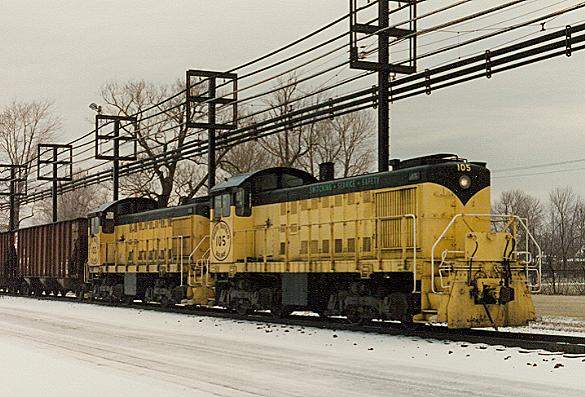 Photo of South Buffalo S-2's #105 & 103 at Woodlawn, NY.