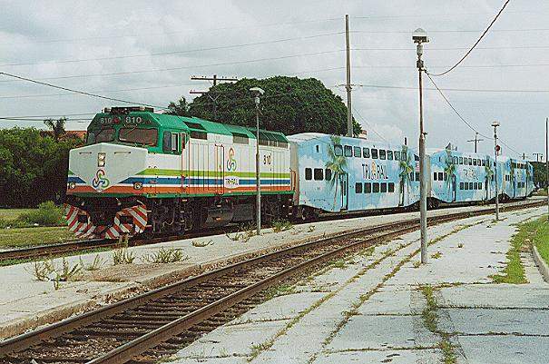 Photo of Tri-Rail F40PH #810 brings train #P685 into the station at W.Palm Beach.