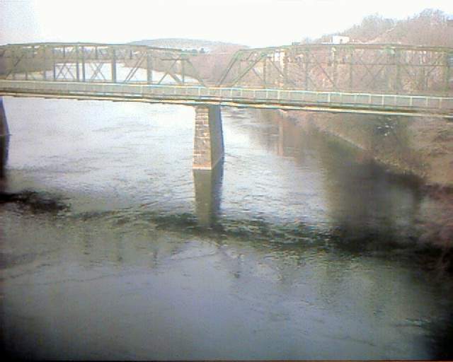 Photo of West view of the Merrimack River  from train # 680 Southbound