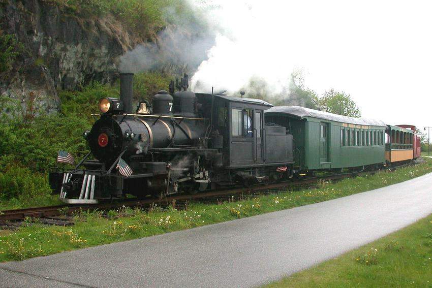 Photo of B & SR #7 and train, Fish Point, Portland, Maine, on MNGRR