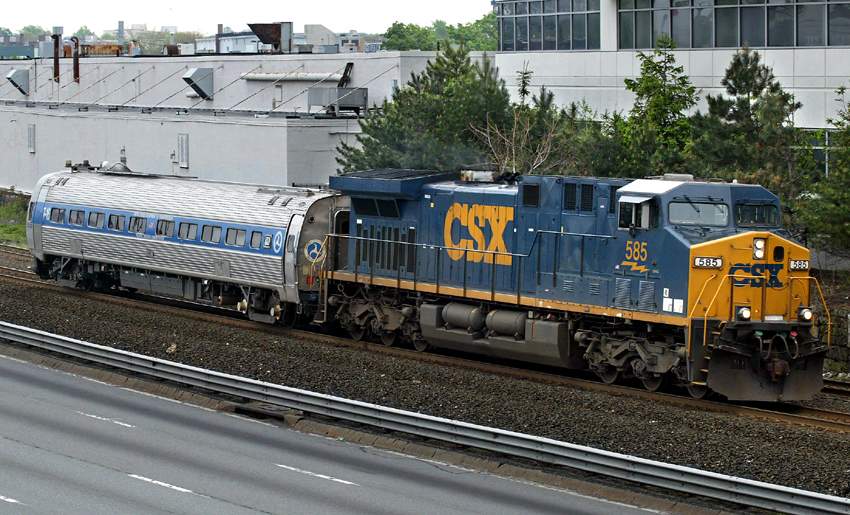Photo of CSX 585 with FRA T-16