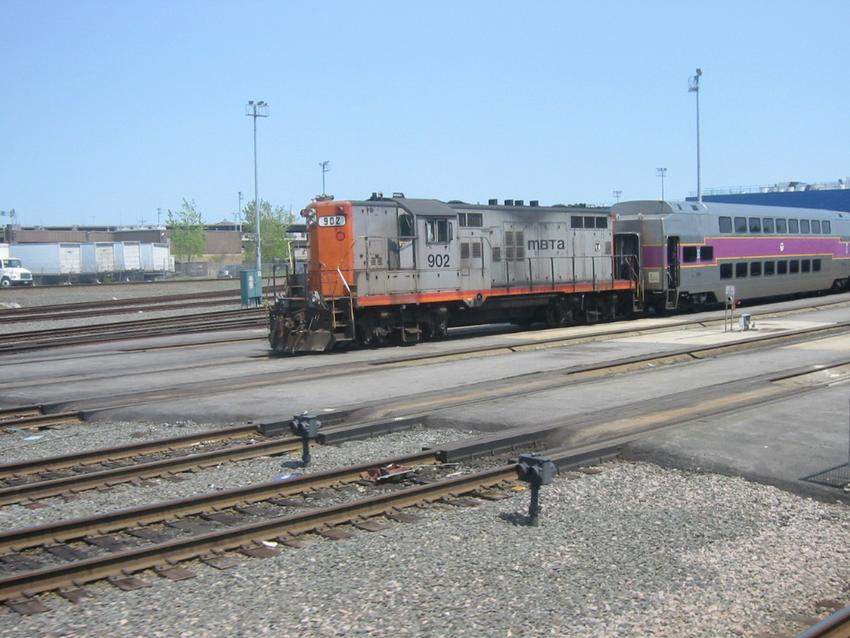 Photo of MBTA #902 at BET as the Readville Switcher