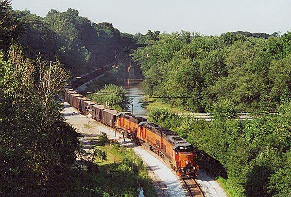 Photo of B&LE SD40T-2m's #903,908,905 head south out of Conneaut, OH.