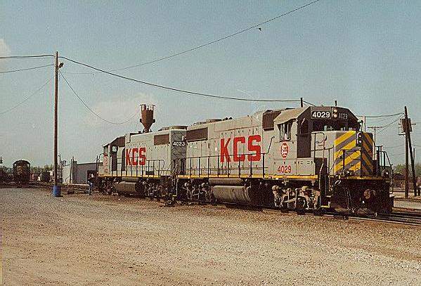 Photo of GP38-2's #4029 & 4023 at the Vicksburg, MS Yard.