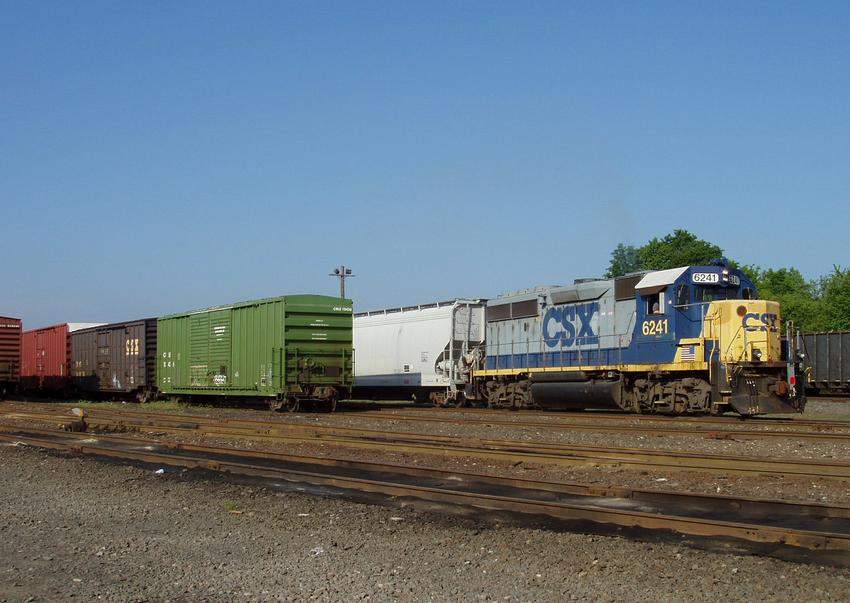 Photo of CSX 6241 sorting the freight