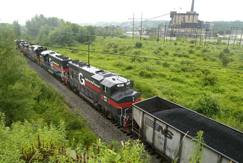 Photo of Guilford units passing PSNH Merrimack Station