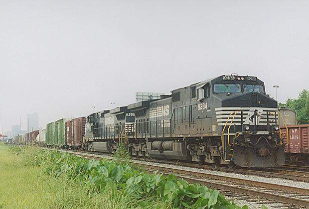 Photo of C40-9W's #9284 & 9392 pulling out of the yard at Mobile, AL.