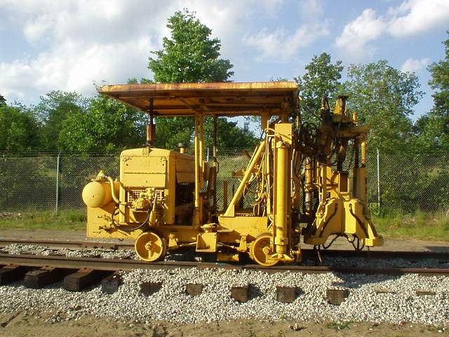 Photo of Conn. Eastern Railroad's new tamper