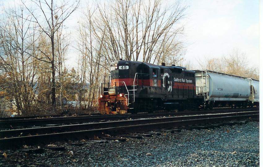 Photo of ST GP9 45 at Greenfield