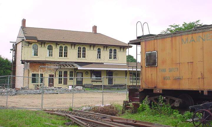 Photo of Half-burned & Historic Canaan CT station as of 7/03