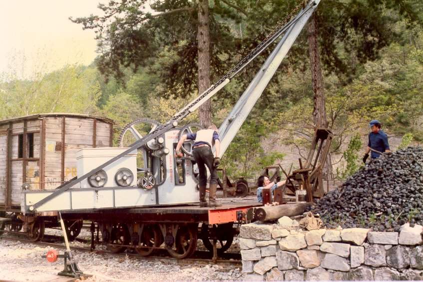Photo of Hand cranked crane at Puget Thenier, France