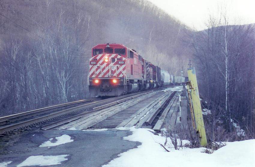 Photo of CP 9001 Red Barn In The Lead