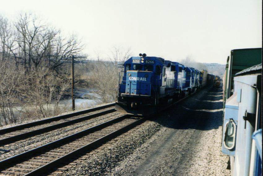 Photo of Conrail #8266 passes by along the Mohawk River Near Amsterdam, NY