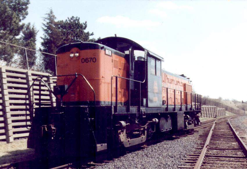Photo of RS-1 0670 at Cromwell, CT